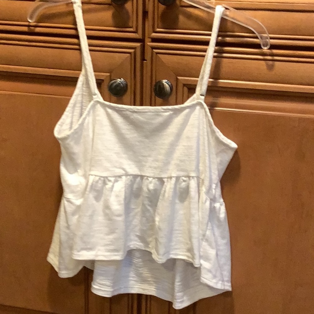 WHITE RUFFLE TANK TOP 👩 - Picture 5 of 5